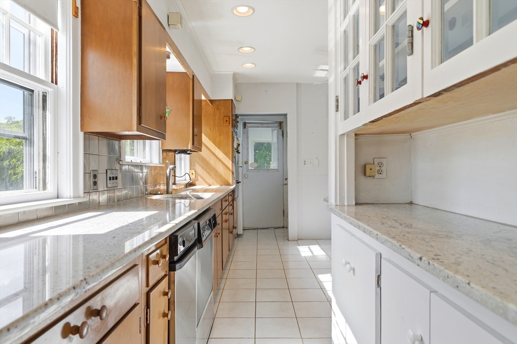 42-44 Choate Road Belmont, MA 02478 - Photo 15 of 40