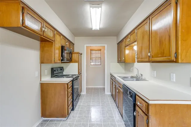 $1,850 | 2295 East Renfro Street, Burleson, TX 76028