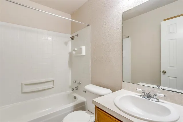 $1,850 | 2295 East Renfro Street, Burleson, TX 76028