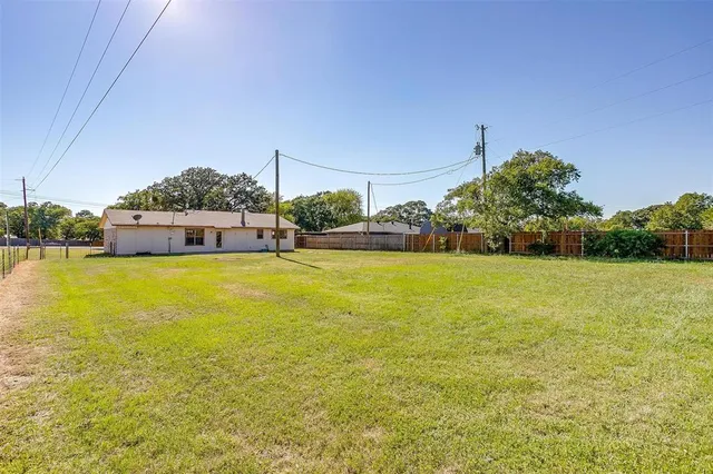 $1,850 | 2295 East Renfro Street, Burleson, TX 76028