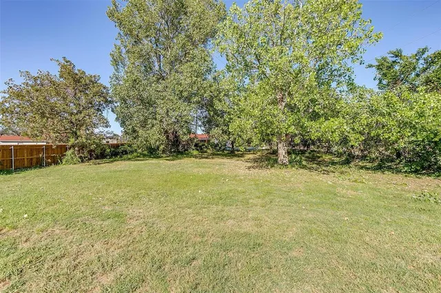 $1,850 | 2295 East Renfro Street, Burleson, TX 76028