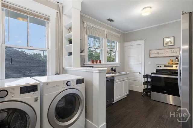 $725,000 | 201 East 49th Street, Savannah, GA 31405