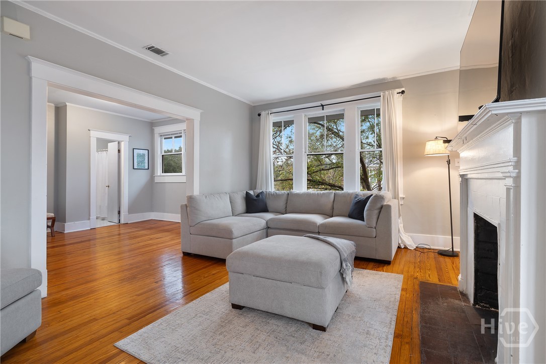 201 East 49th Street Savannah, GA 31405 - Photo 15 of 54