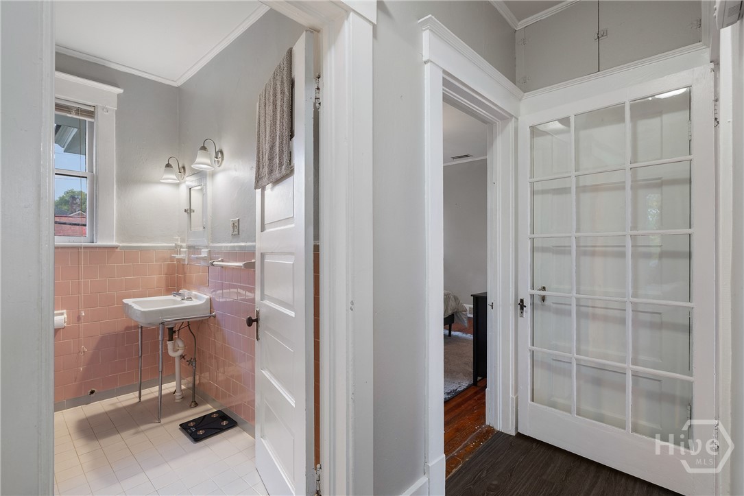 201 East 49th Street Savannah, GA 31405 - Photo 44 of 54