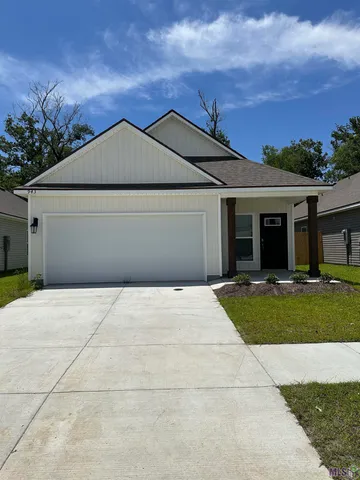 $2,700 | 943 Renova Drive, Baton Rouge, LA 70820