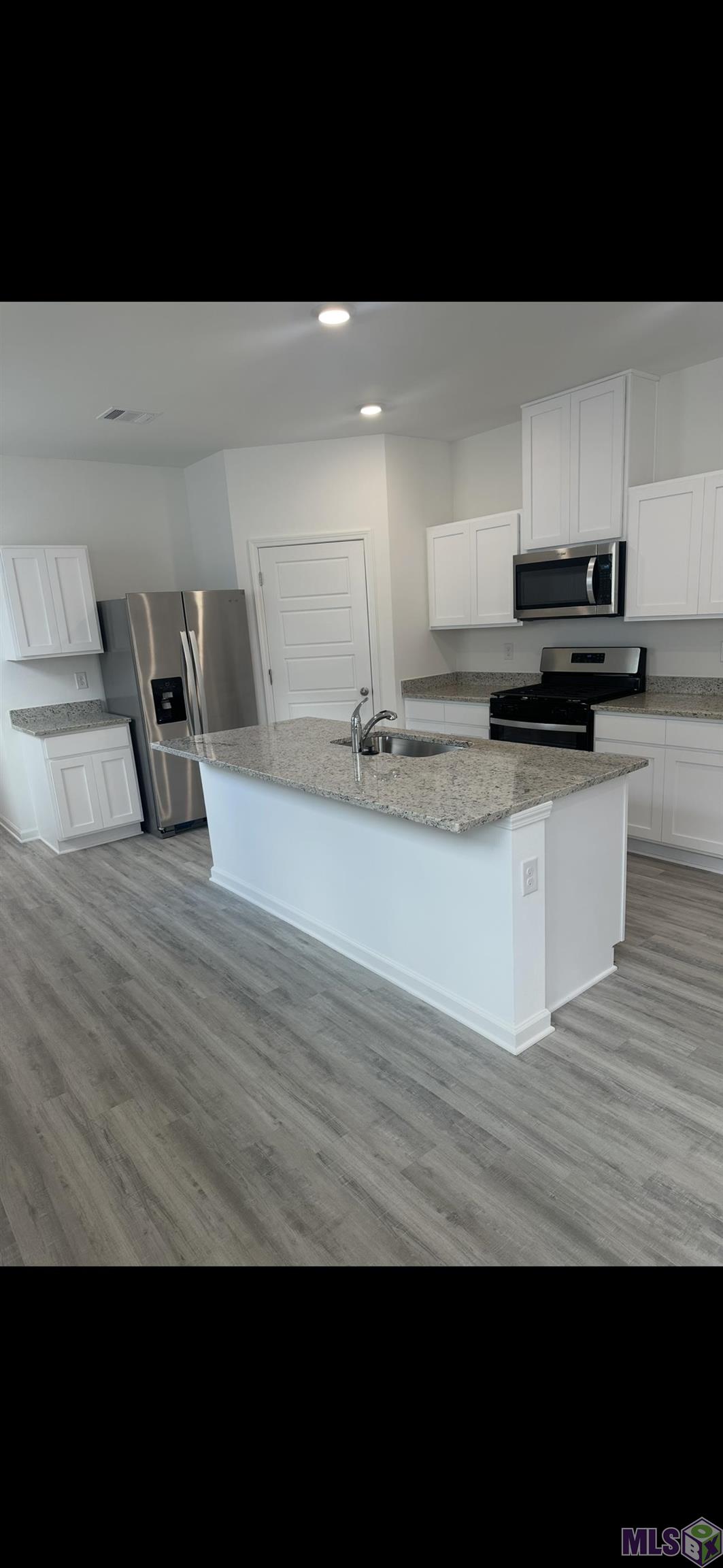 943 Renova Drive Baton Rouge, LA 70820 - Photo 2 of 9