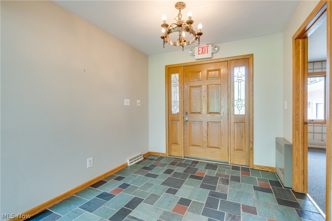35 South River Road Munroe Falls, OH 44262 - Photo 4 of 35