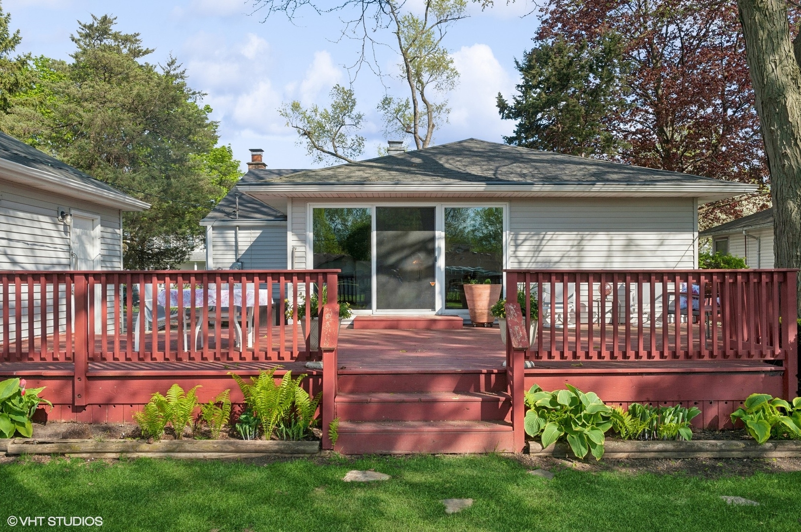 2305 Jay Lane Rolling Meadows, IL 60008 - Photo 15 of 18 a front view of a house with garden
