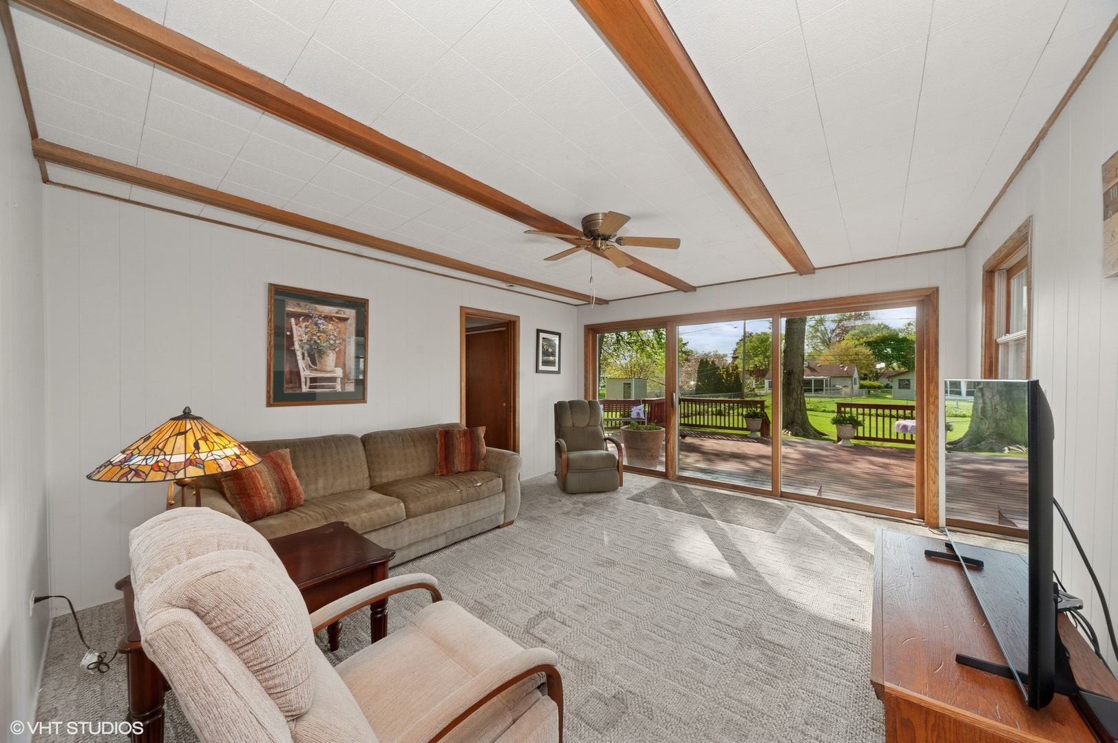 2305 Jay Lane Rolling Meadows, IL 60008 - Photo 8 of 18 a living room with furniture and a floor to ceiling window