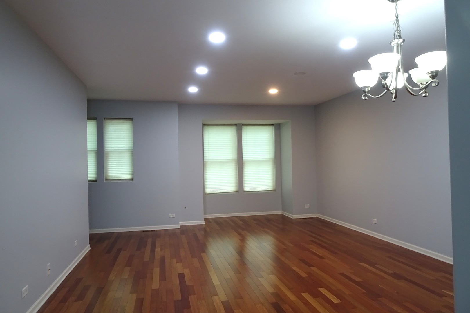 2203 South Crambourne Way Arlington Heights, IL 60005 - Photo 3 of 18