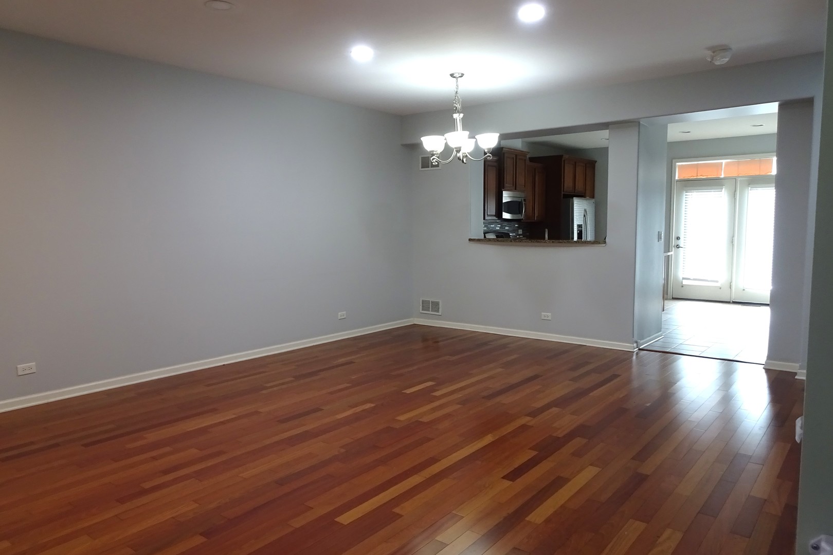 2203 South Crambourne Way Arlington Heights, IL 60005 - Photo 4 of 18