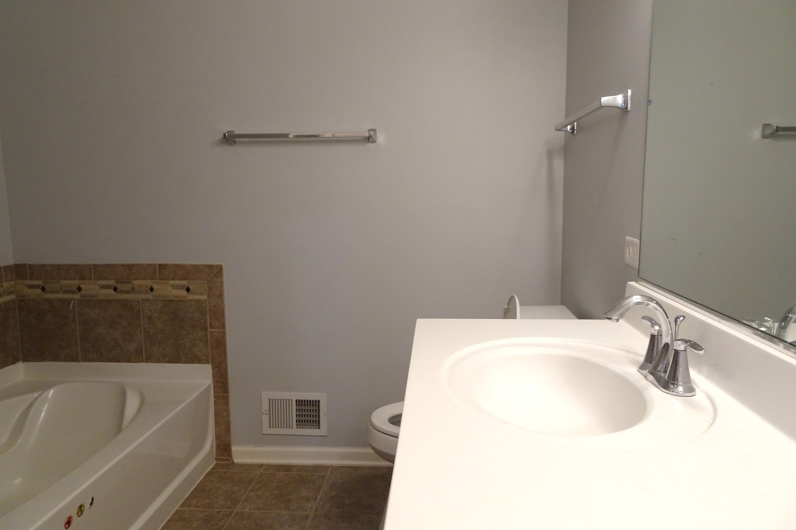 2203 South Crambourne Way Arlington Heights, IL 60005 - Photo 7 of 18