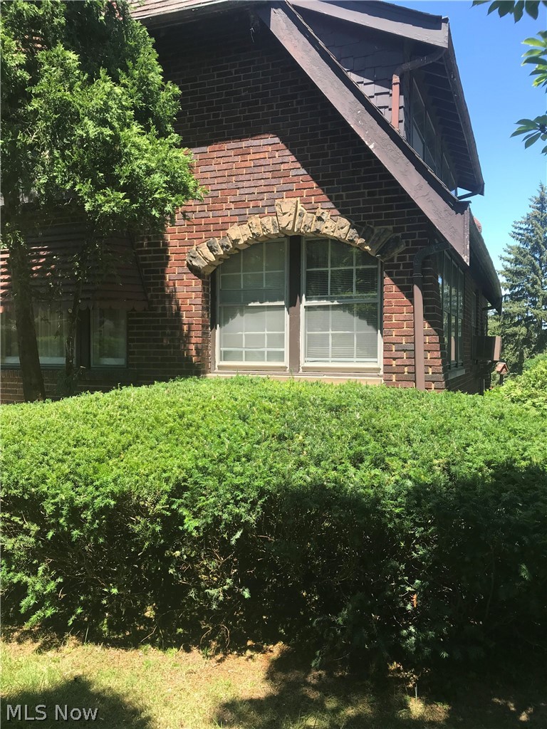 1612 West Schaaf Road Cleveland, OH 44109 - Photo 4 of 30 Gallery Image 4