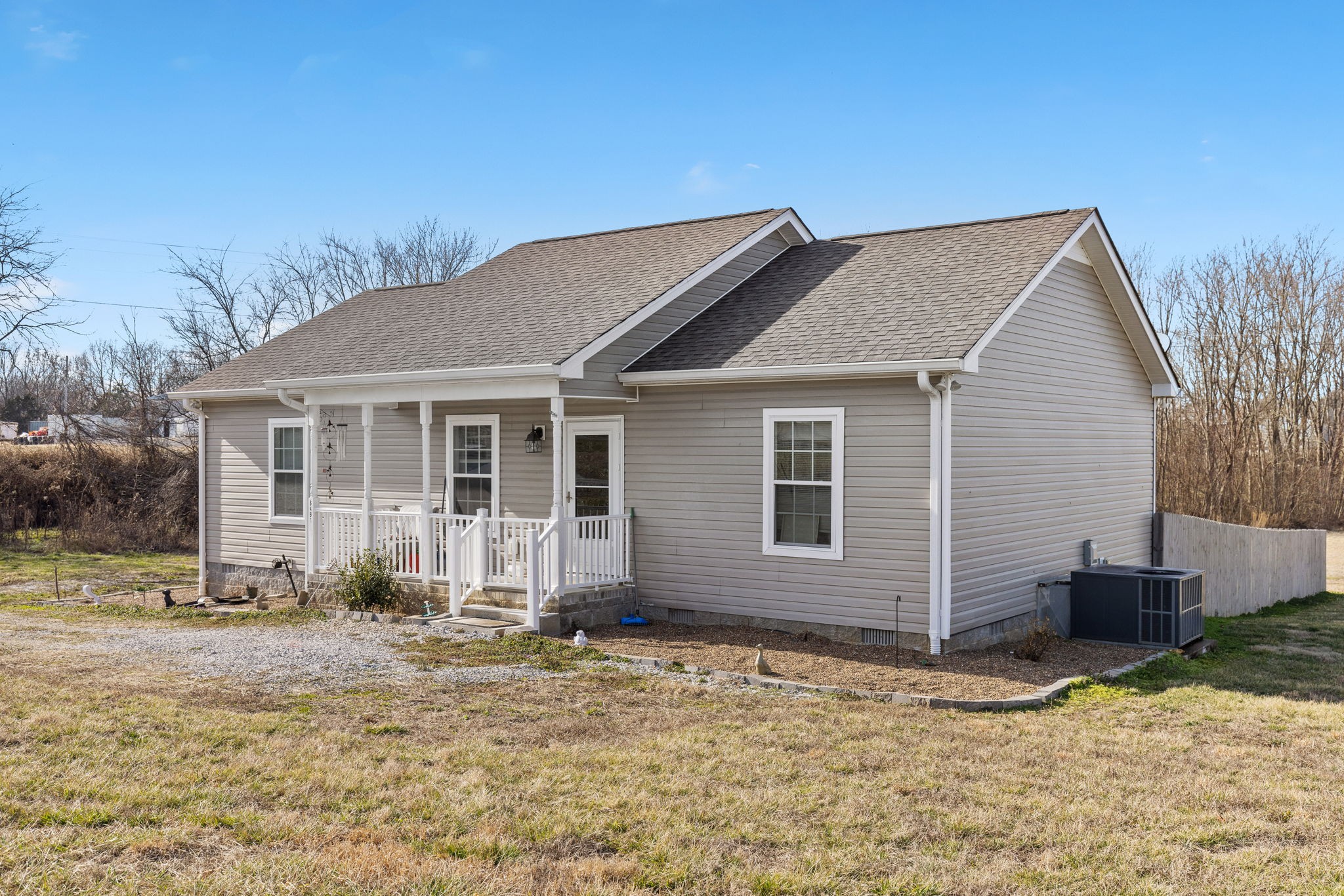 6491 Highway 161 Springfield, TN 37172 - Photo 3 of 32 a front view of a house with a yard