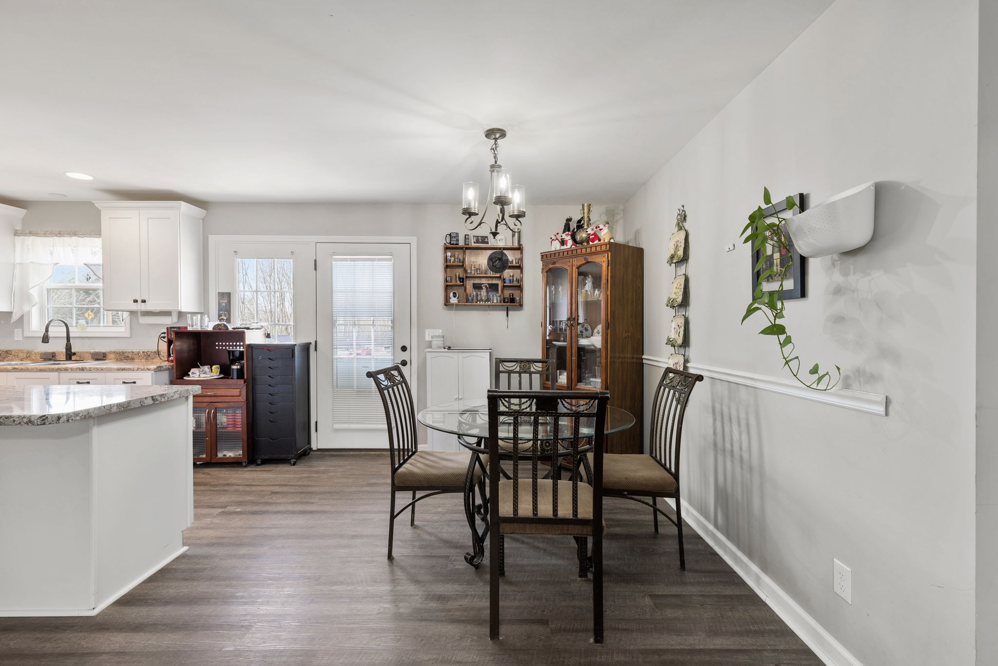 6491 Highway 161 Springfield, TN 37172 - Photo 9 of 32 a dining room with furniture and window
