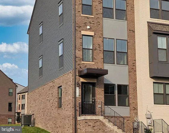 $1,300 | 5937 Northwest Drive, Unit (MASTER BEDROOM), Hyattsville, MD 20782