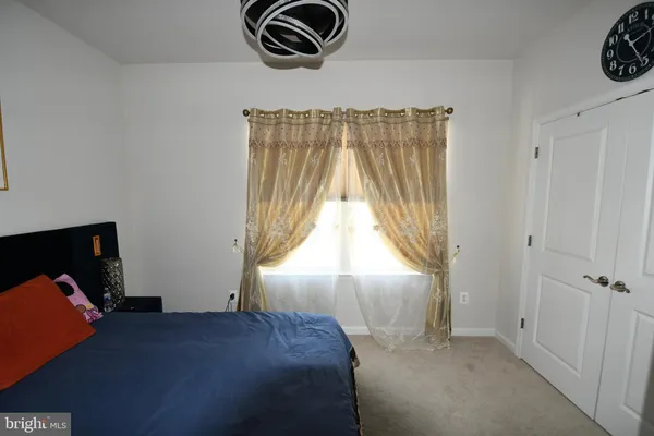 $1,300 | 5937 Northwest Drive, Unit (MASTER BEDROOM), Hyattsville, MD 20782