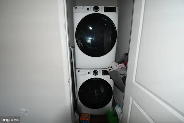 $1,300 | 5937 Northwest Drive, Unit (MASTER BEDROOM), Hyattsville, MD 20782