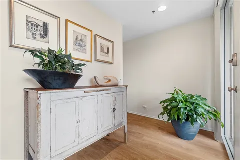$649,000 | 1040 Arbor Lane, Northfield, IL 60093