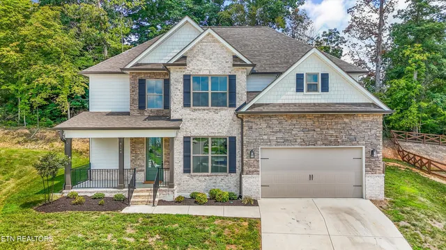 $499,000 | 8144 Chapel Hill Lane, Knoxville, TN 37938
