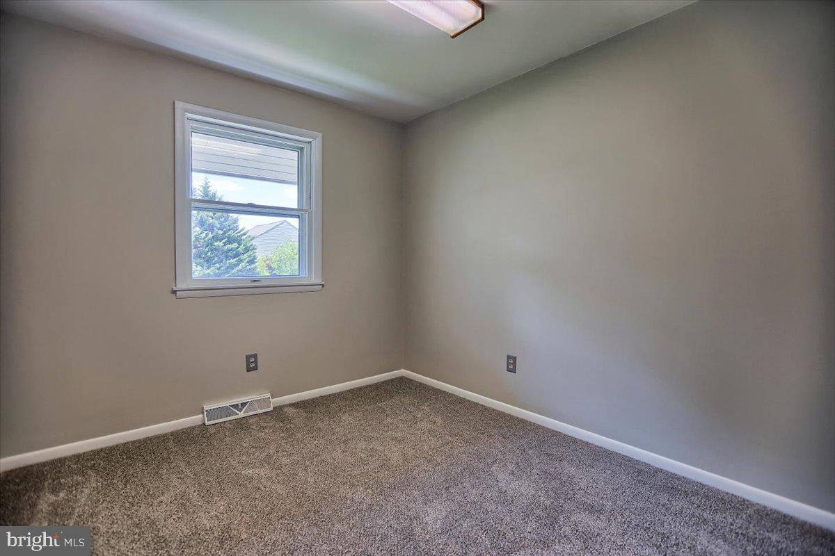 1545 Sheaffer Road Elizabethtown, PA 17022 - Photo 14 of 36