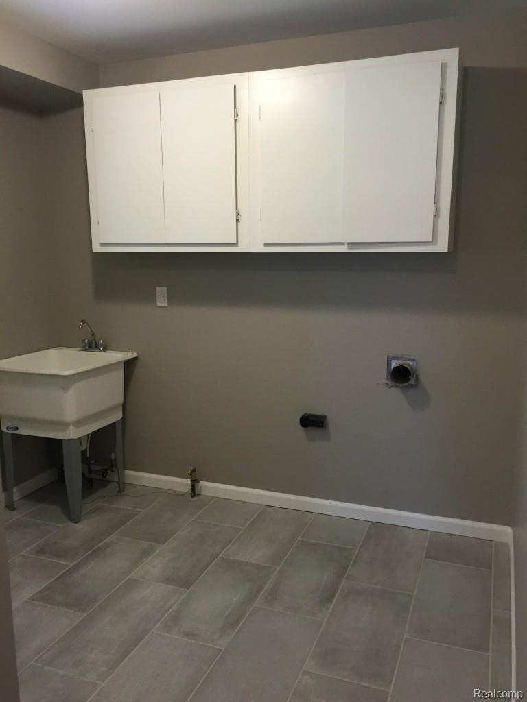 16668 Wayne Road Livonia, MI 48154 - Photo 14 of 31 2015-06-11 14.57