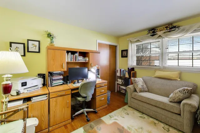 $234,900 | 16827 Parkside Avenue, South Holland, IL 60473