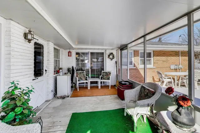 $234,900 | 16827 Parkside Avenue, South Holland, IL 60473