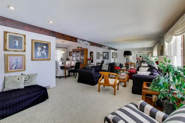 $234,900 | 16827 Parkside Avenue, South Holland, IL 60473