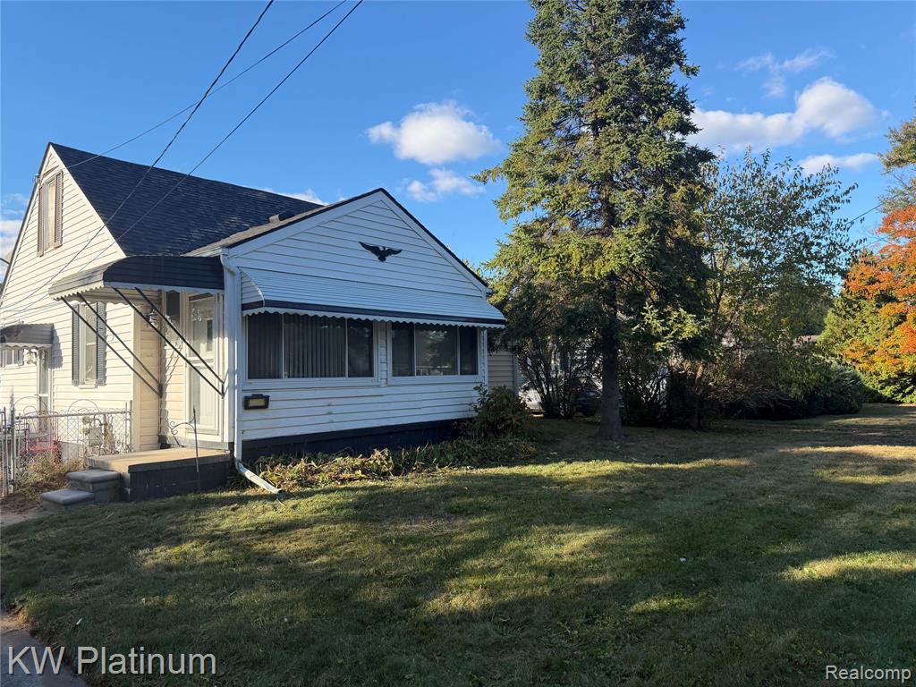 49171 Fuller Road Chesterfield, MI 48051 - Photo 2 of 9
