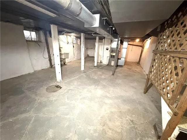 $129,900 | 154 Jefferson Avenue, Vandergrift, PA 15690