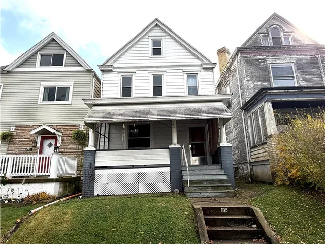 $129,900 | 154 Jefferson Avenue, Vandergrift, PA 15690