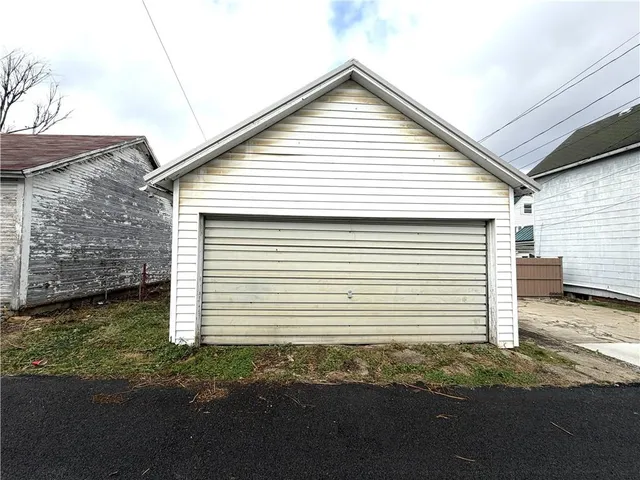 $129,900 | 154 Jefferson Avenue, Vandergrift, PA 15690