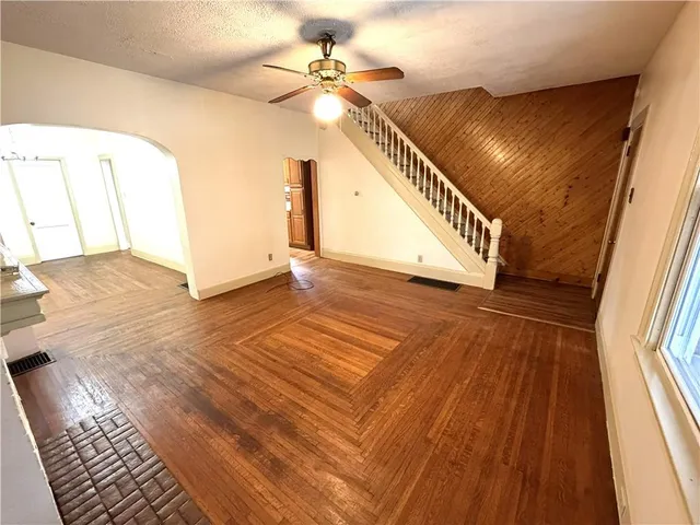 $129,900 | 154 Jefferson Avenue, Vandergrift, PA 15690