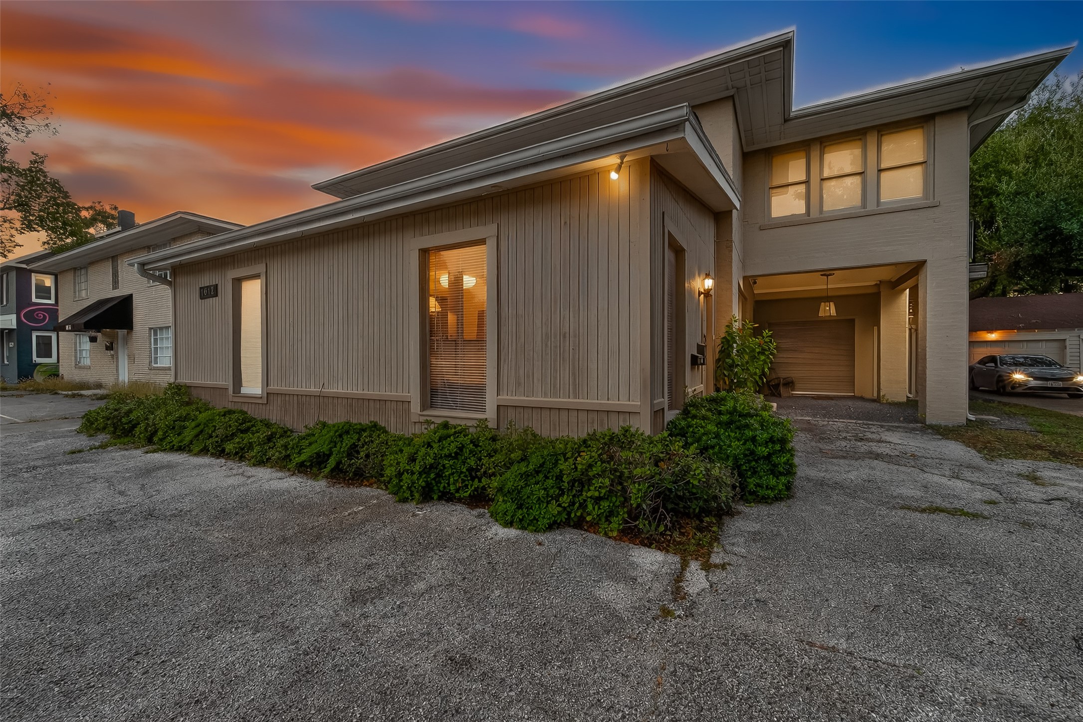 1612 West Alabama Street, Unit ABCD Houston, TX 77006 - Photo 48 of 50 a front view of a house with a yard