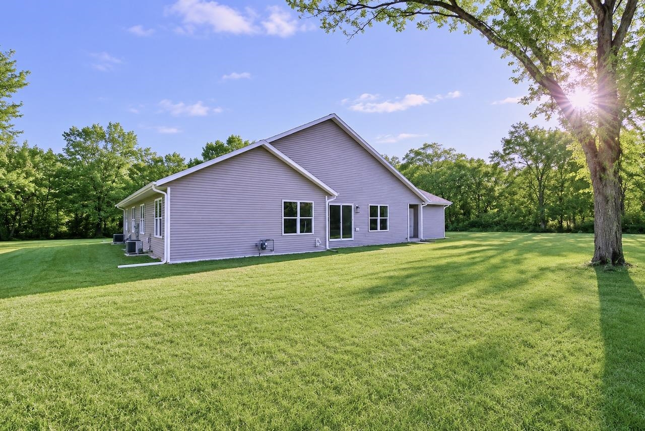 2243 South Haborn Beloit, WI 53511 - Photo 16 of 18