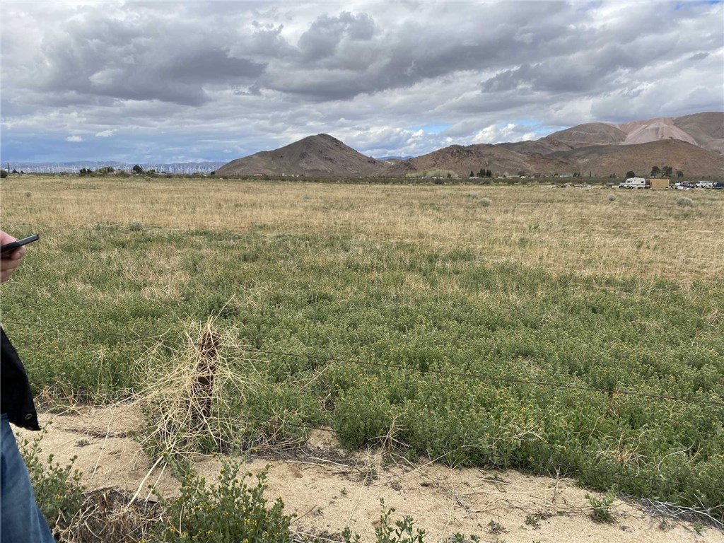 0 Vic Off Backus Rd/@35th Street Mojave, CA 93501 - Photo 4 of 6 beautiful mountain views