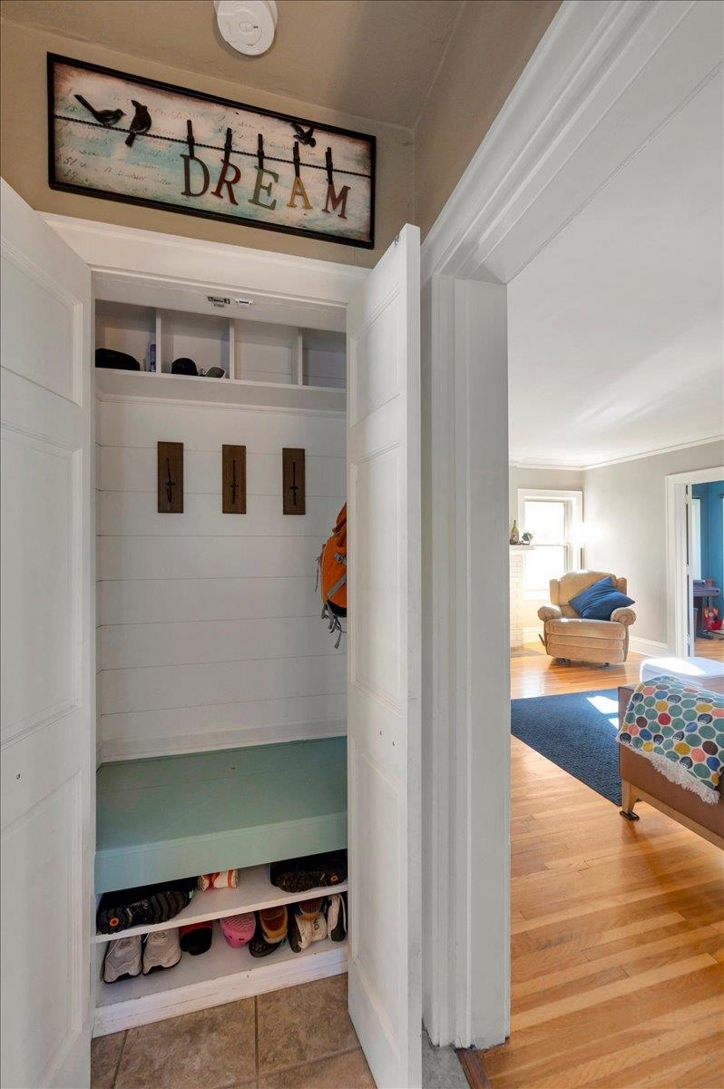 1822 Vermilion Road Duluth, MN 55803 - Photo 5 of 33 View of mudroom