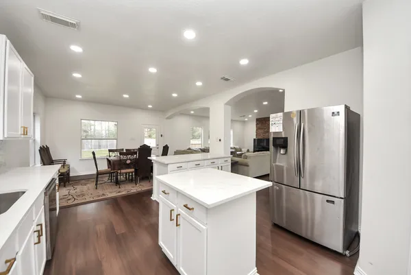 $474,000 | 915 Hinsdale, Magnolia, TX 77354