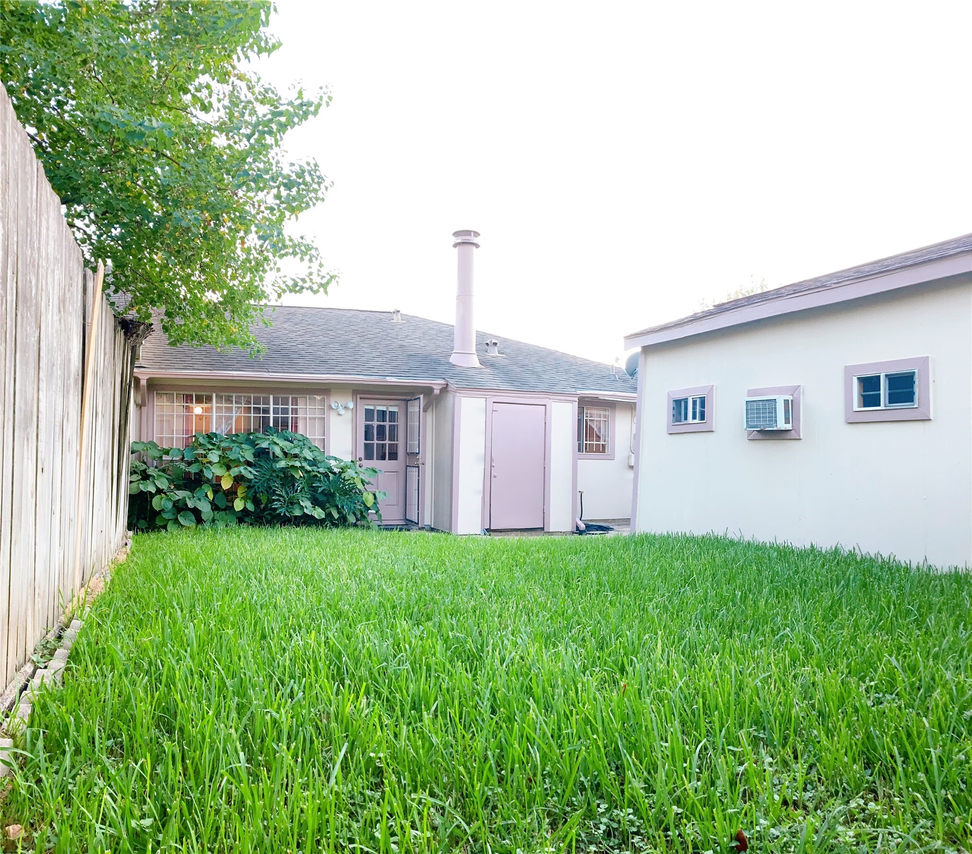 19518 Munsey Court Katy, TX 77449 - Photo 35 of 45 a house view with a garden space