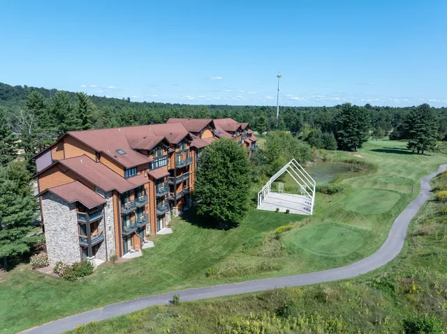 $92,900 | 2504 River Road, Unit 7426, Wisconsin Dells, WI 53965