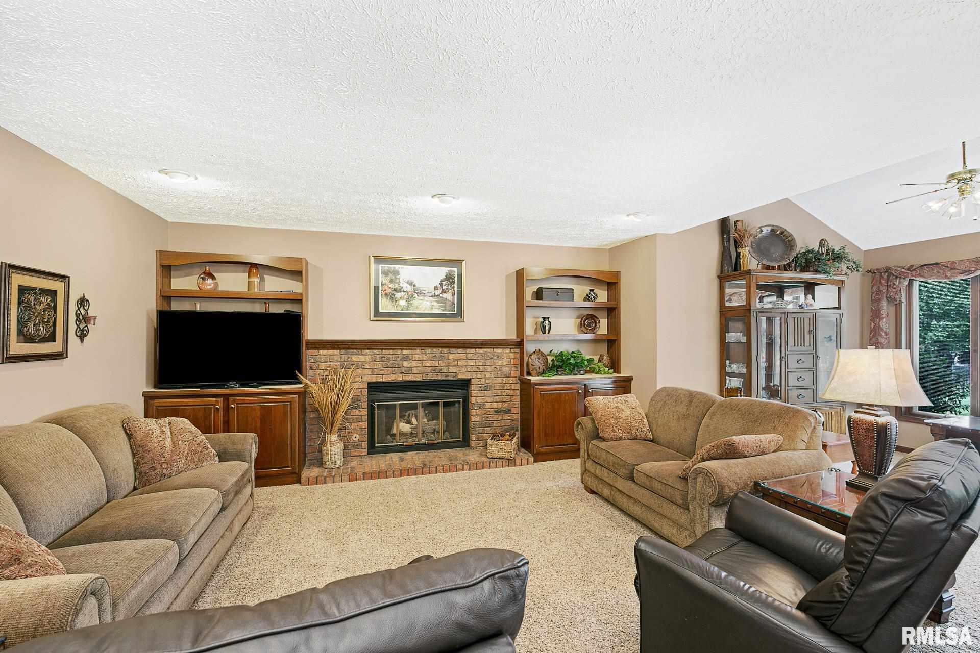 4203 Forest Road Davenport, IA 52807 - Photo 10 of 50 Gallery Image 10