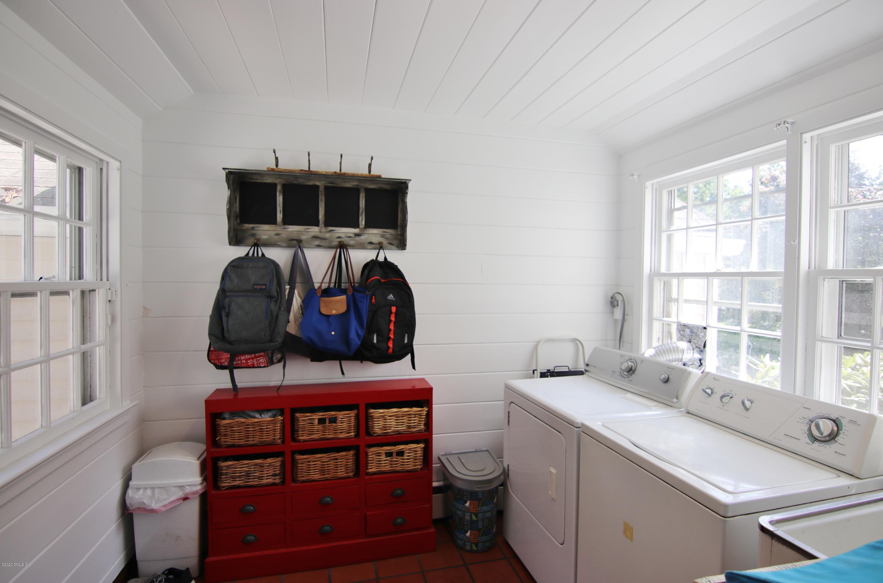 24 Crescent Road Riverside, CT 06878 - Photo 20 of 39 a utility room with dryer and washer