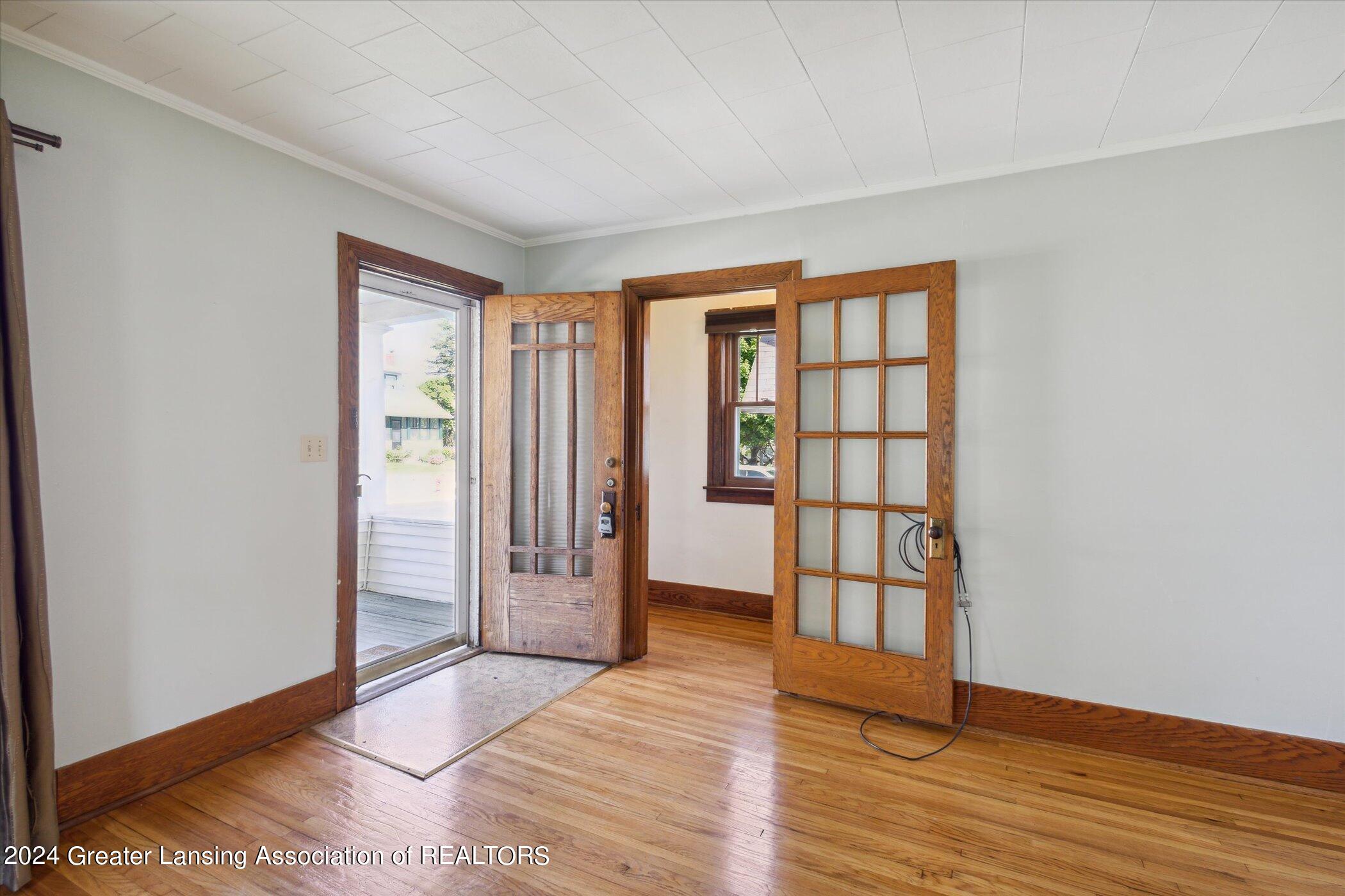 2409 Kensington Road Lansing, MI 48910 - Photo 10 of 35 12-2409-Kensington-Rd-Lansing-MI-48910-W
