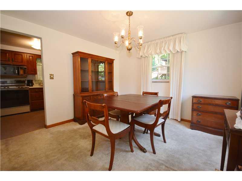 4724 Gardenville Road Baldwin, PA 15236 - Photo 8 of 25 Dining Room.