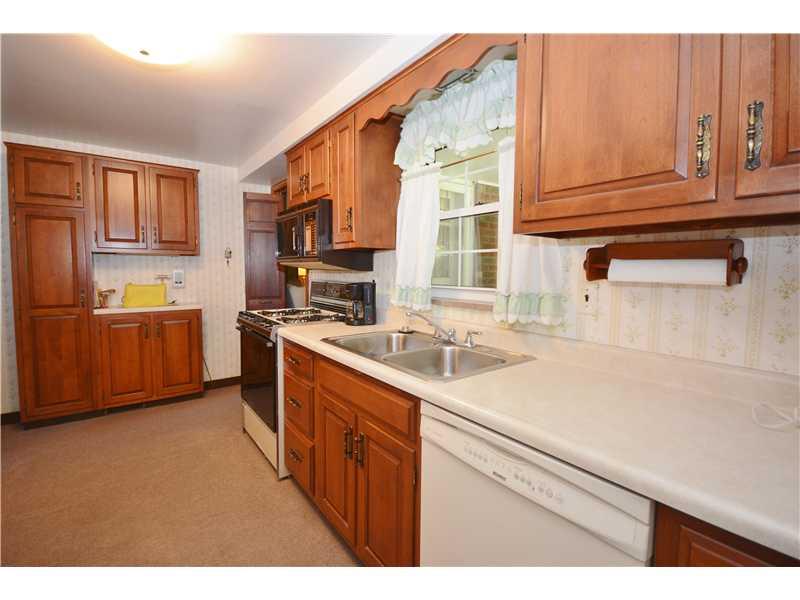 4724 Gardenville Road Baldwin, PA 15236 - Photo 10 of 25 Kitchen.