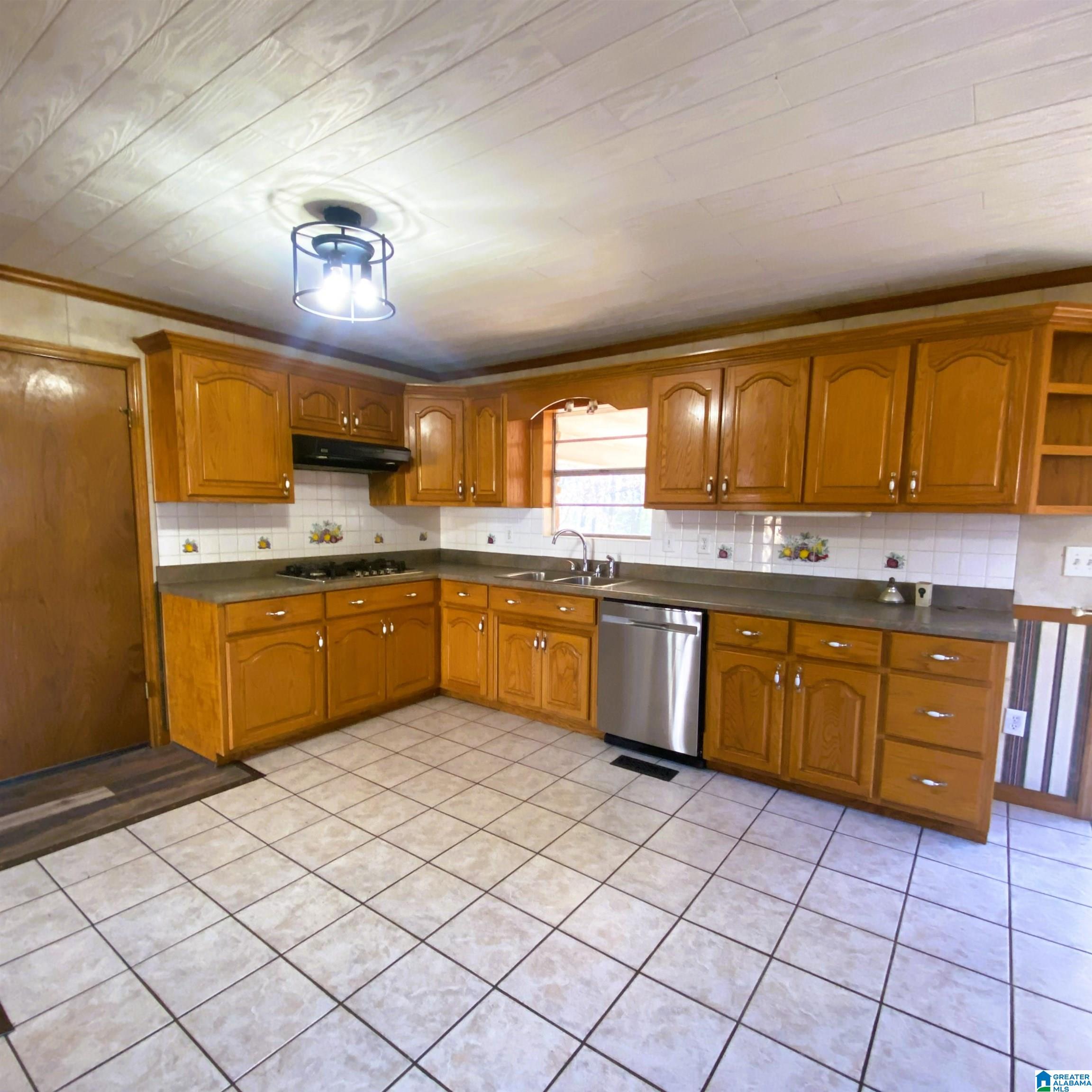 125 County Road 9 Hayden, AL 35079 - Photo 8 of 31