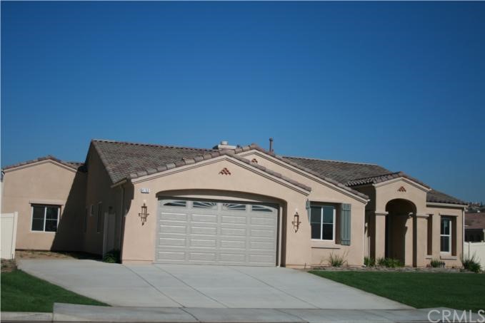 Casita on left has 1 bed 1 bath
