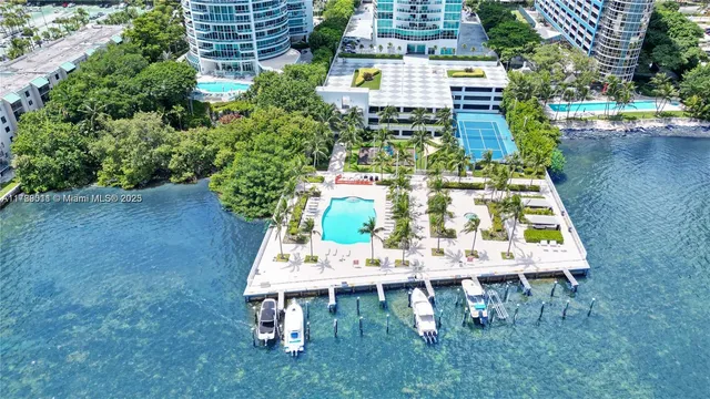$470,000 | 2101 Brickell Avenue, Unit 1002, Miami, FL 33129