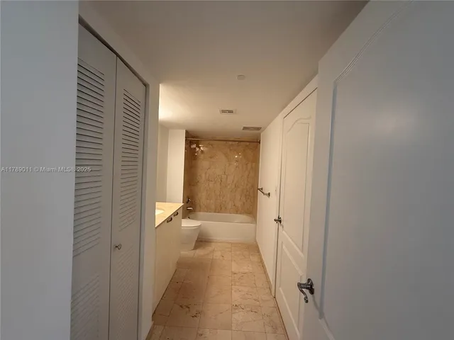 $470,000 | 2101 Brickell Avenue, Unit 1002, Miami, FL 33129